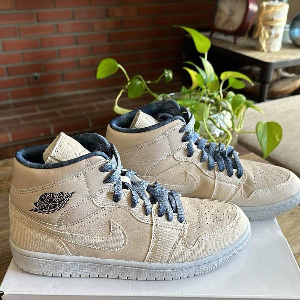 Nike Air Jordan 1 Mid SE